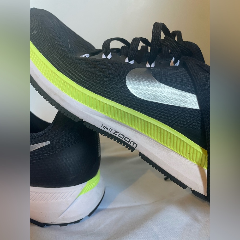 Nike Zoom Tennis Shoes